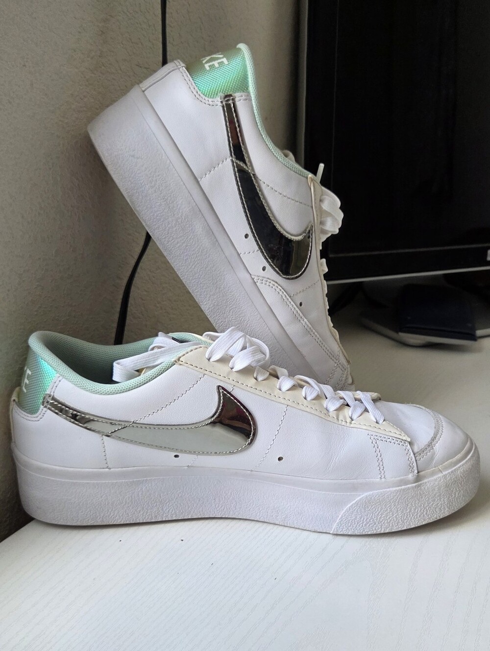 Nike Women’s White Iridescent Low Platform Metallic Silver Teal